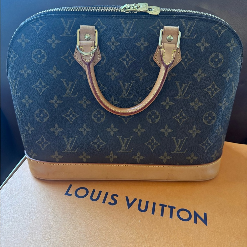 Louis Vuitton Black and Tan Women's Bag - Picture 1 of 7